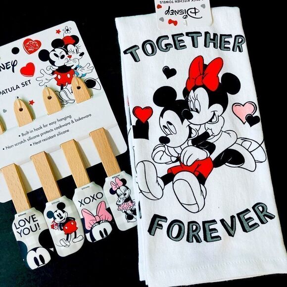 NWT Disney Mickey & Minnie Mouse Love Hearts Kitchen Towels Spatulas Set - Picture 1 of 3